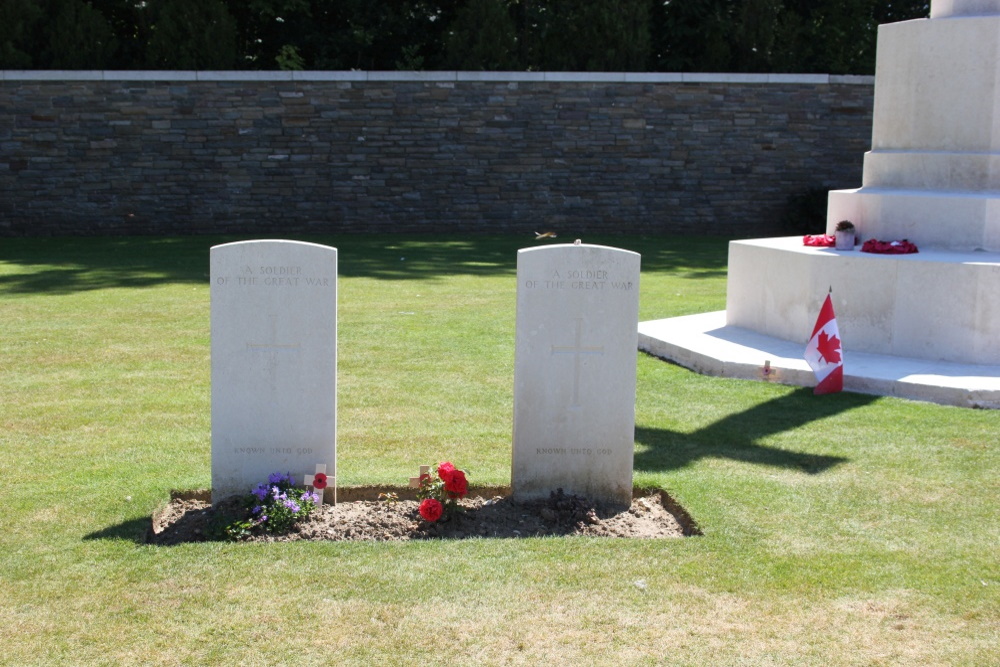 Commonwealth War Cemetery Sanctuary Wood #4