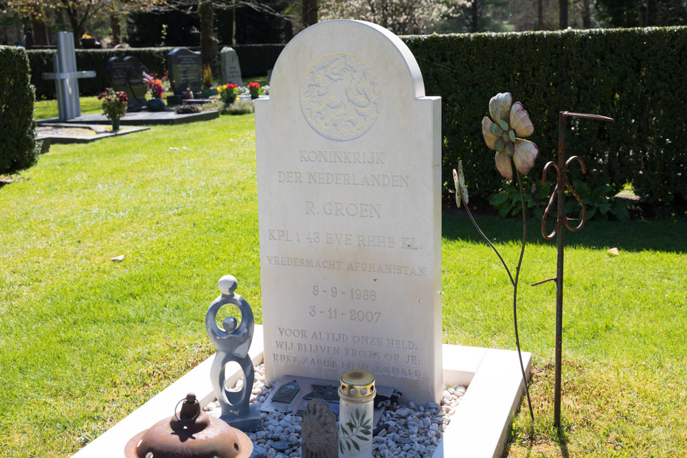 Dutch War Grave Norelbos Cemetery #1
