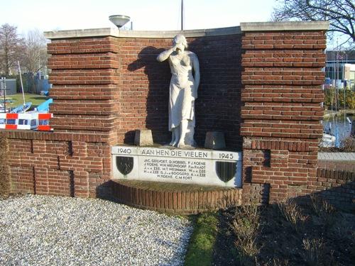 War Memorial Zwartewaal #2