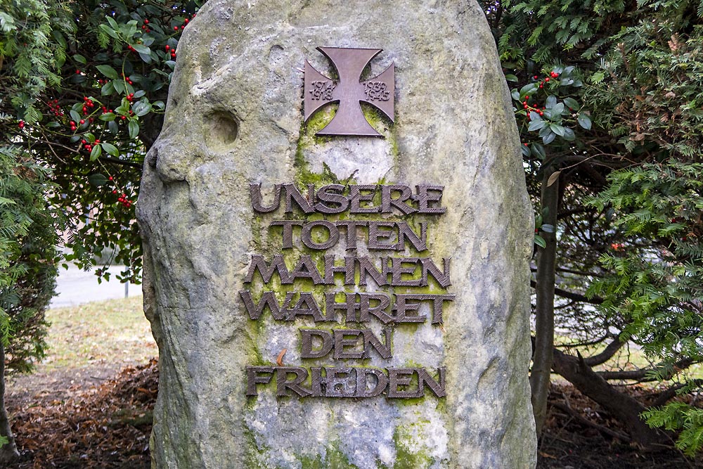 War Mermorial Güsten #2