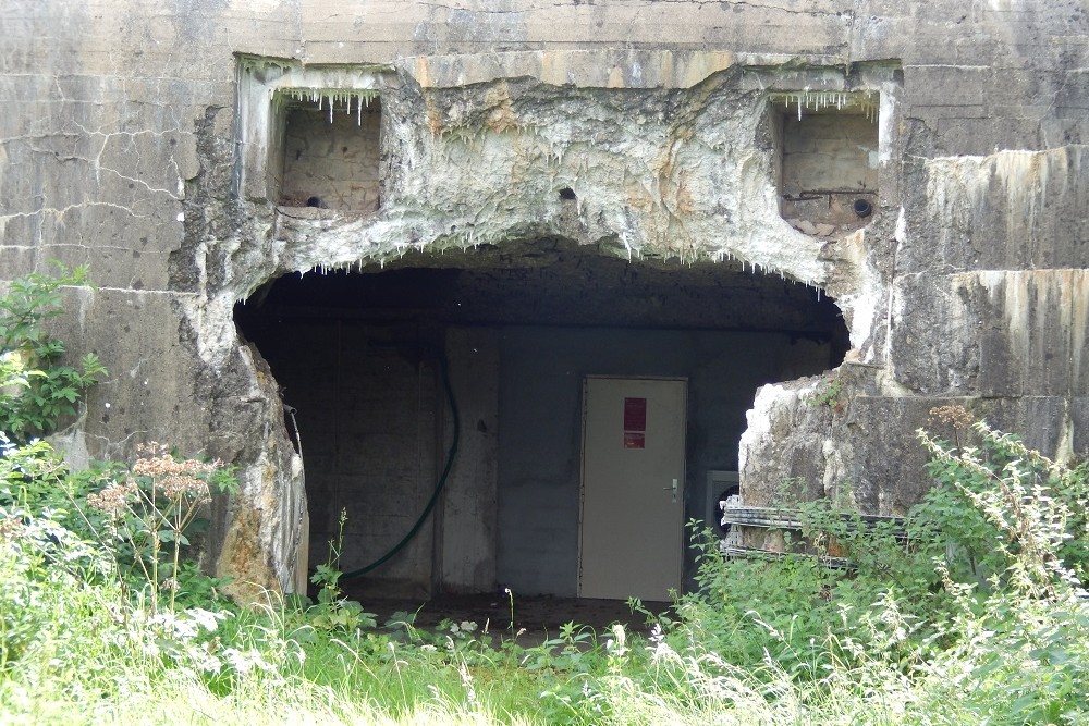 Stützpunkt 246 Ginster - 611 Geschützschartenstand