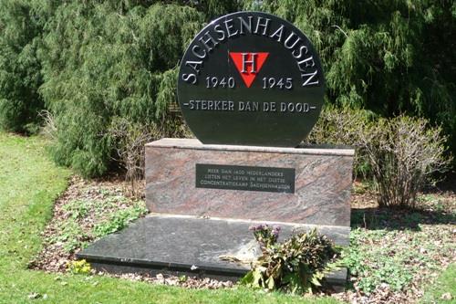 Herdenking bij Sachsenhausen-monument op 8 september 2017