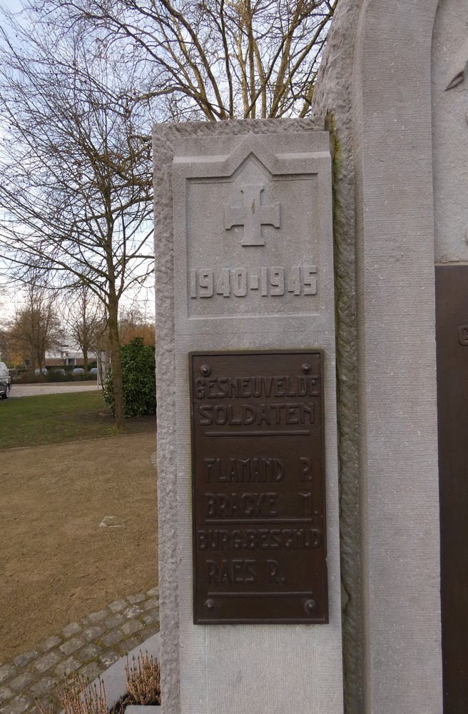 War Memorial Mariakerke #2