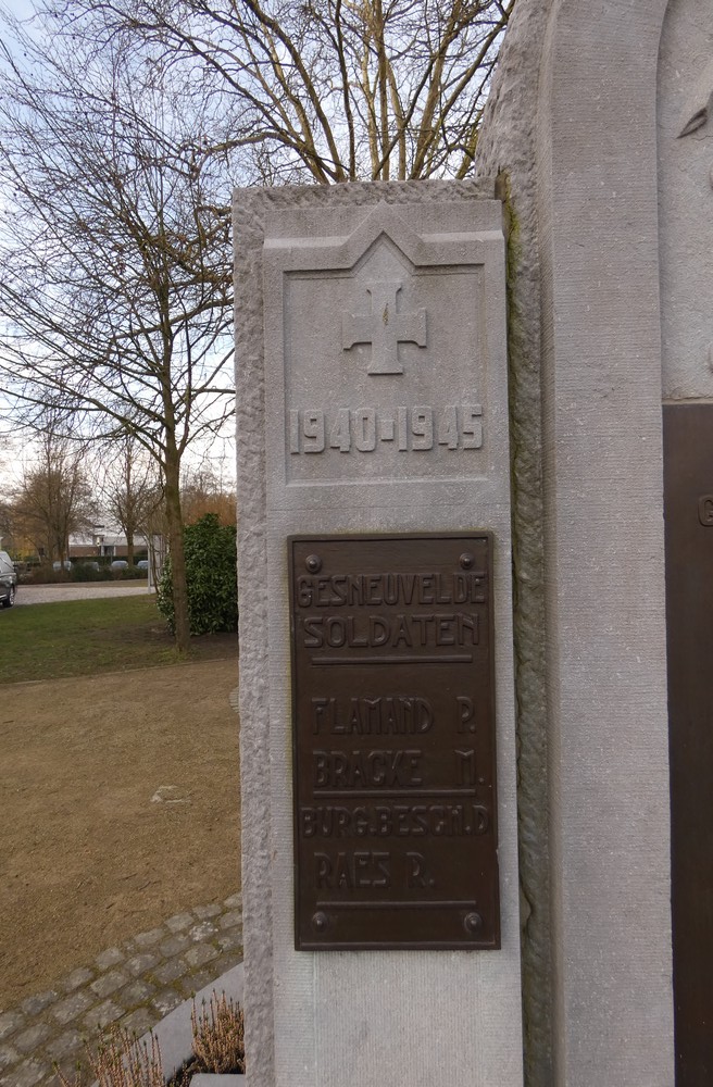 Oorlogsmonument Mariakerke #2