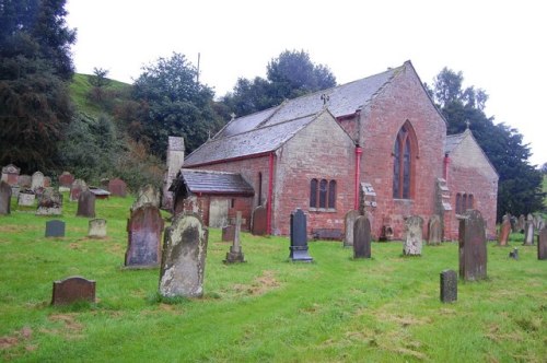 Oorlogsgraf van het Gemenebest St. Oswald Churchyard #1