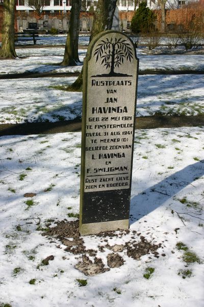 Dutch War Grave Beerta #2