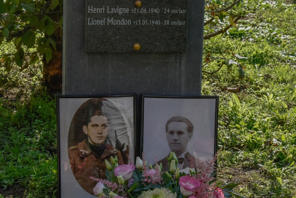 Memorial Stone French Soldiers Mol #2