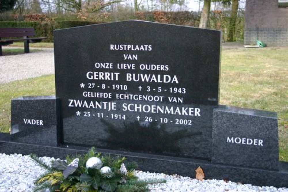 Dutch War Grave Sellingerbeetse #3