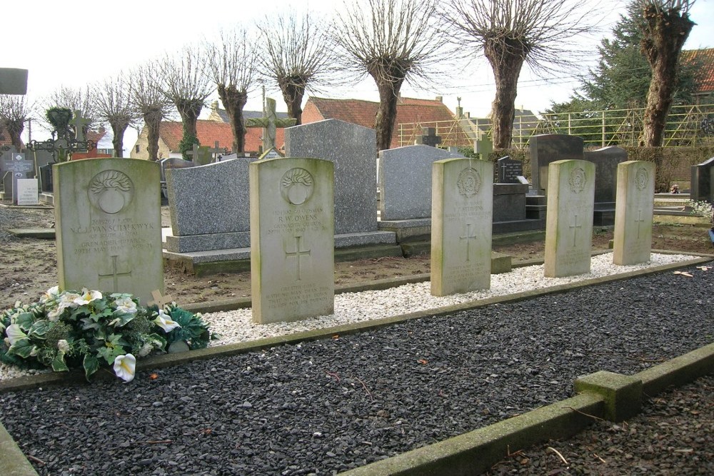 Oorlogsgraven van het Gemenebest Hoogstade Churchyard #2