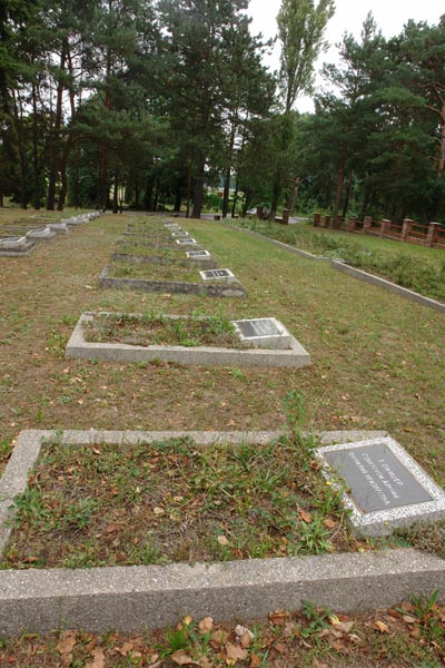 Sovjet Oorlogsbegraafplaats Mahlow #2