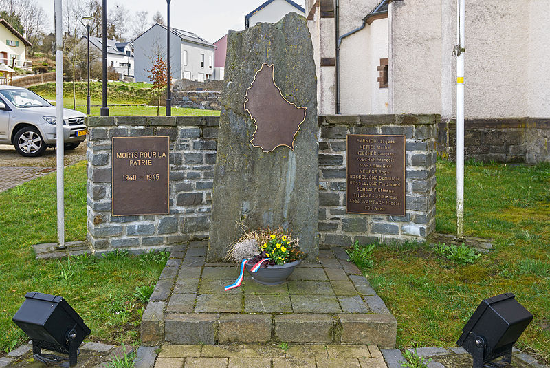 Oorlogsmonument Arsdorf #1