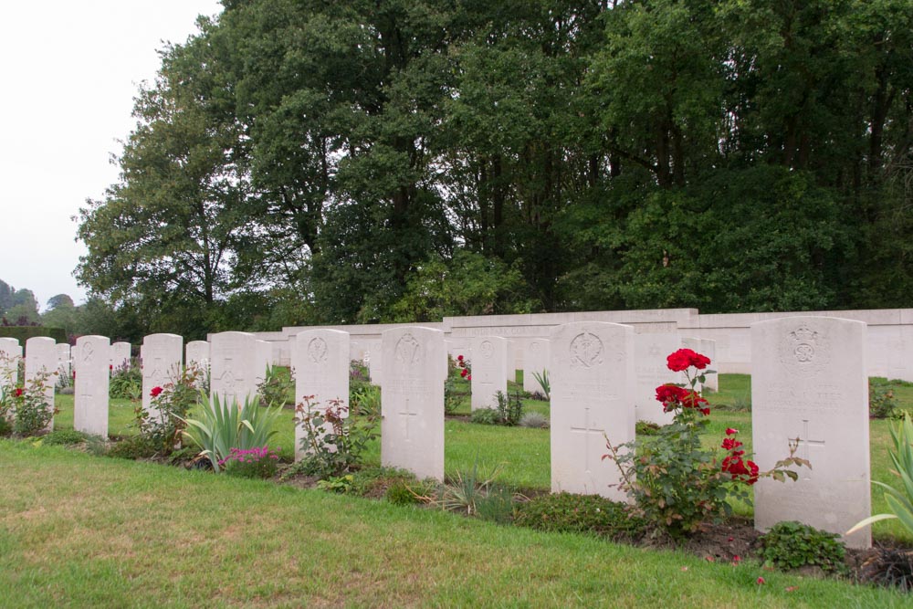 Commonwealth War Cemetery Hyde Park Corner #1