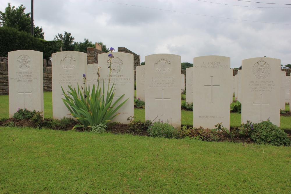 Commonwealth War Cemetery Level Crossing #5