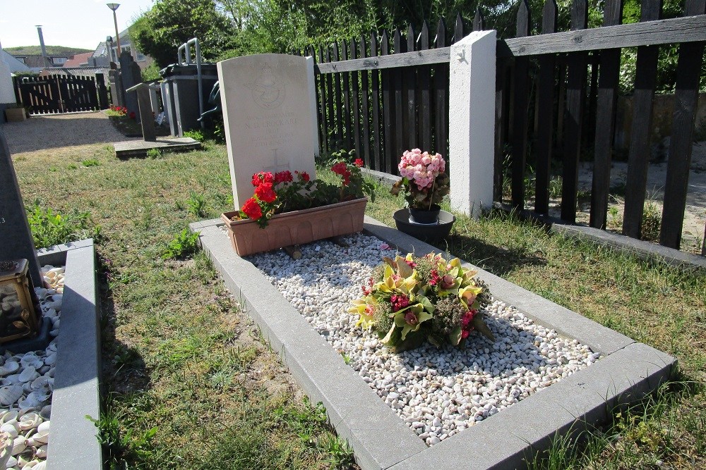 Commonwealth War Grave Churchyard Callantsoog