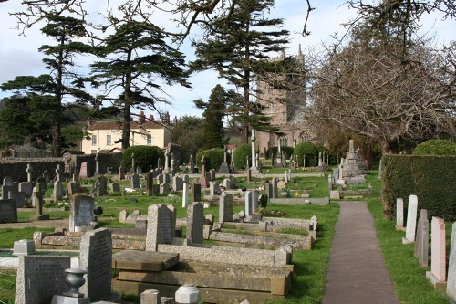 Commonwealth War Graves All Saints Churchyard