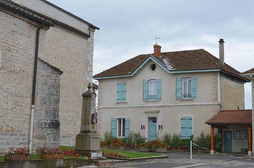 Oorlogsmonument Saint-Nizier-le-Dsert #1