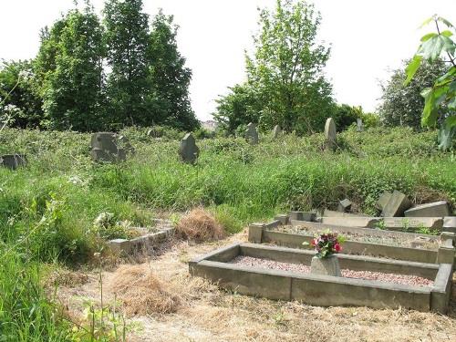 Commonwealth War Graves Lofthouse Church Burial Ground