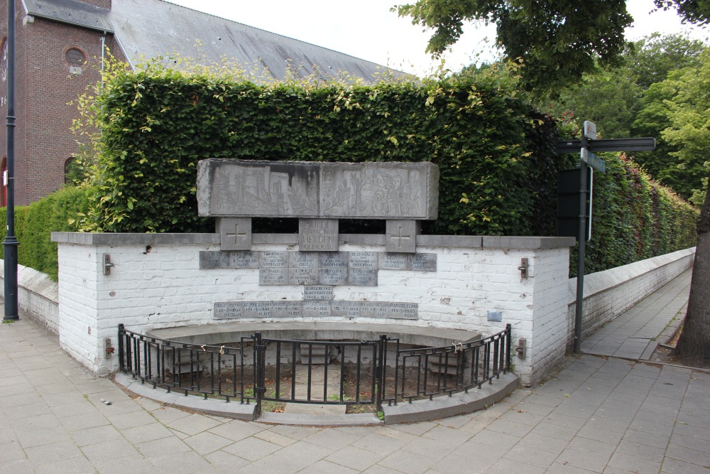 War Memorial Maldegem Kleit