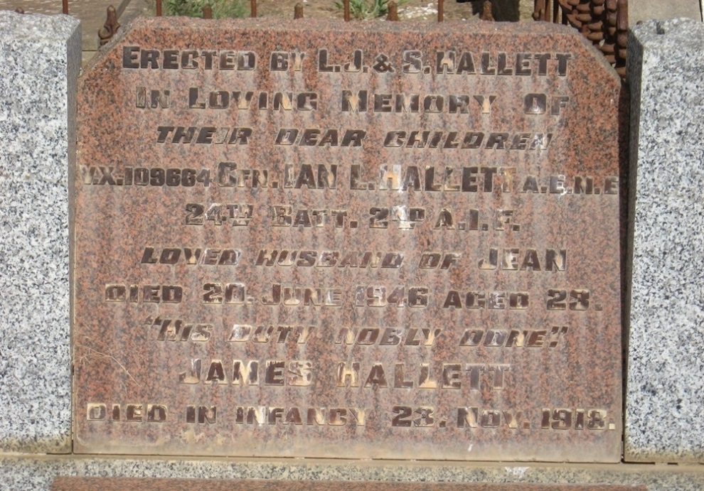 Commonwealth War Grave Warncoort Public Cemetery