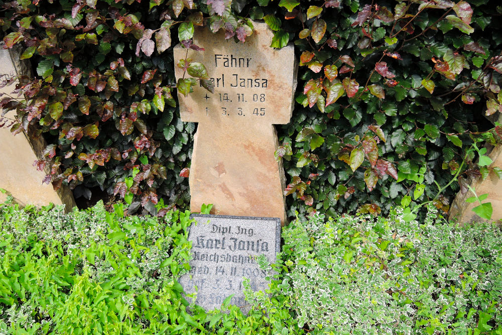 War Cemetery Kapellen #1