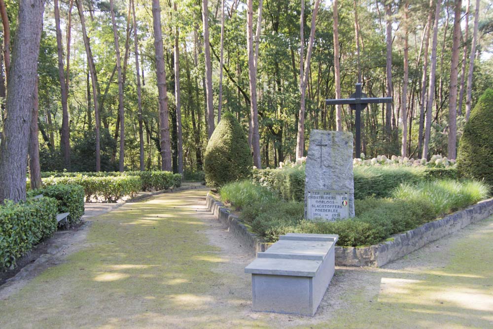 Memorial Stone War Victims and Veterans Poederlee #1