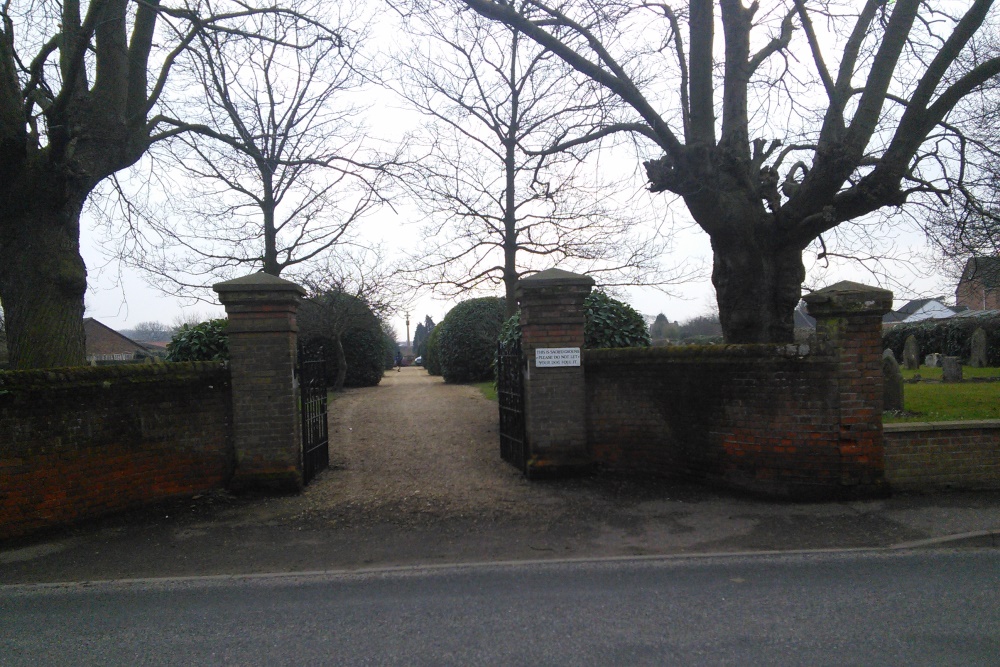 Commonwealth War Graves Cawston Cemetery