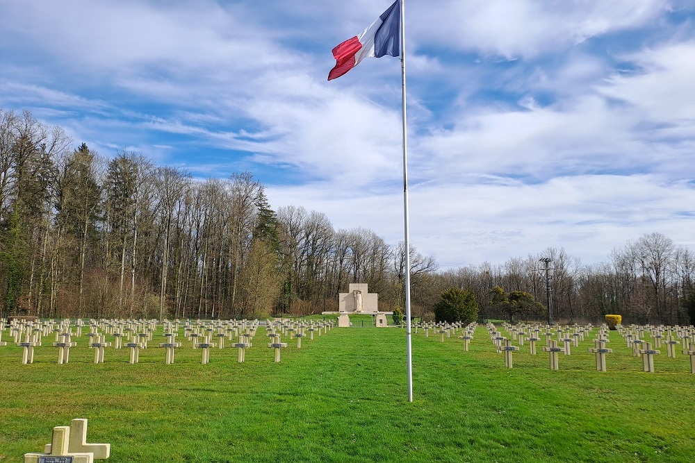 Franse Oorlogsbegraafplaats Saint-Thomas-en-Argonne #2