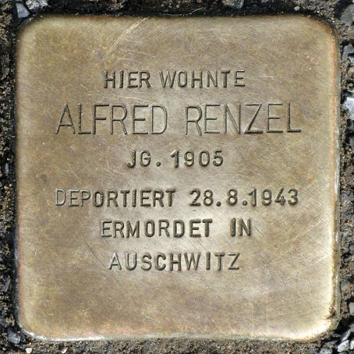 Stolperstein Kadiner Strae 19