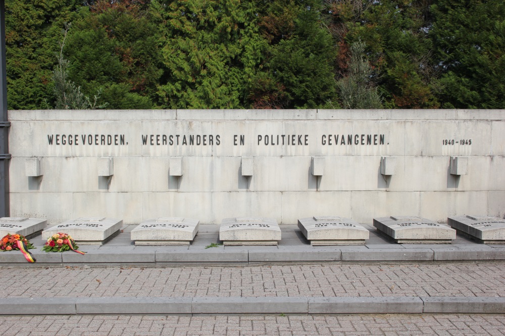 Oorlogsmonument Begraafplaats Ninove #3