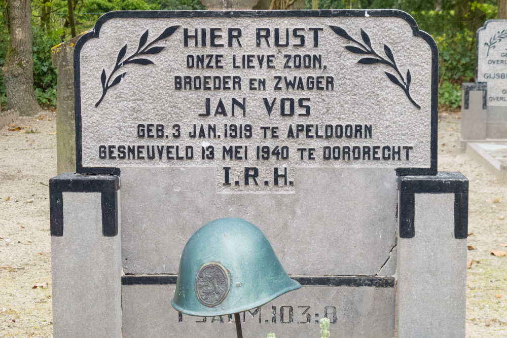 Nederlands Oorlogsgraf Kootwijk #2