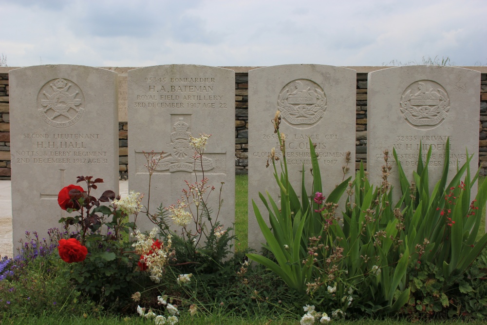 Commonwealth War Cemetery Sunken Road #5