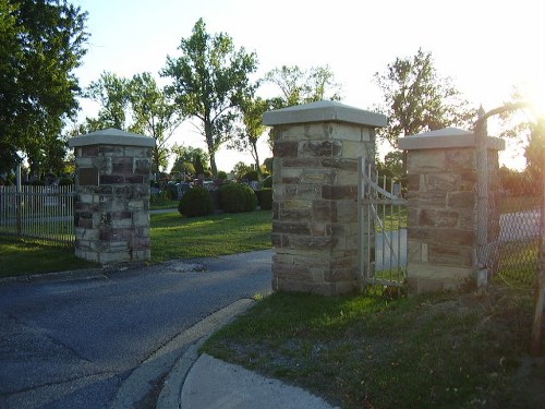 Commonwealth War Graves Park Lawn Cemetery