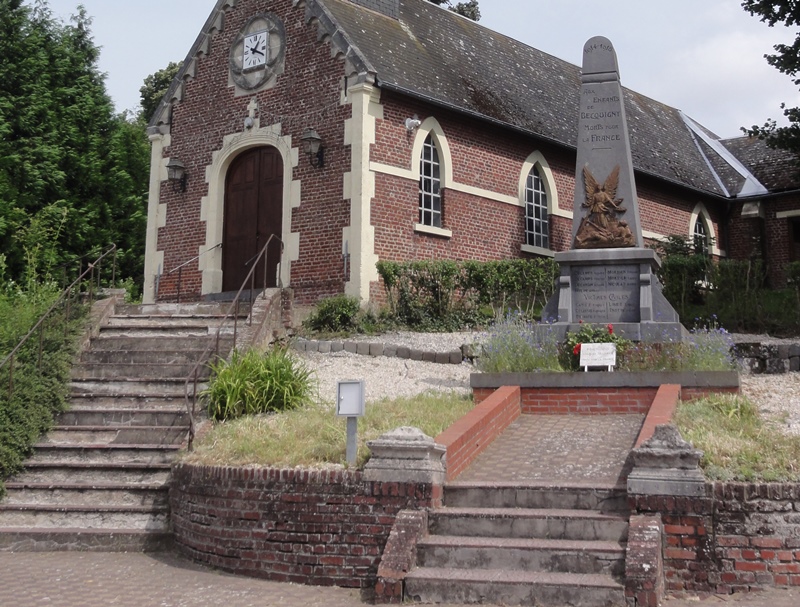 War Memorial Becquigny #1