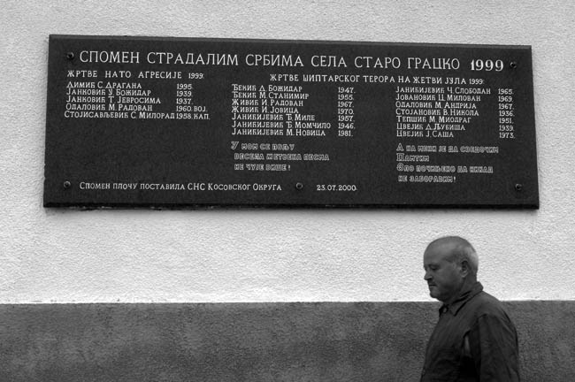 Monument Massamoord Staro Gračko #1