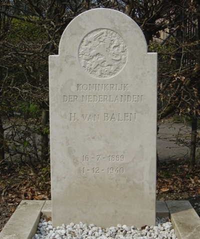 Dutch War Grave Protestant Churchyard Brakel #2