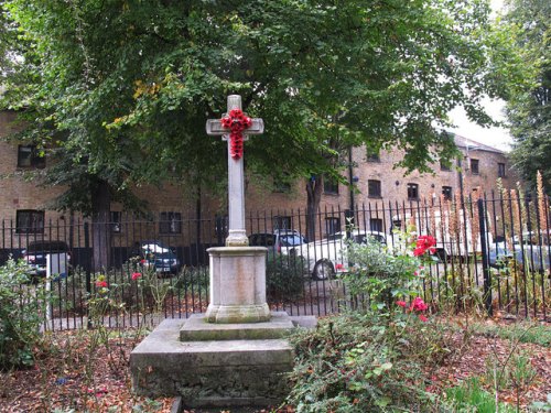 Oorlogsmonument St. Mary the Virgin Church Stepney #1