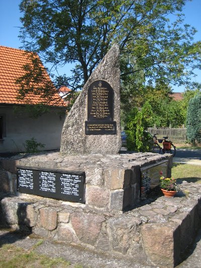 Oorlogsmonument Petkus #1