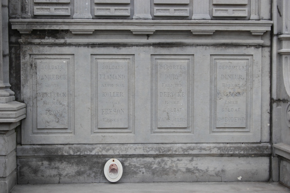 War Memorial Cemetery Waterloo #4