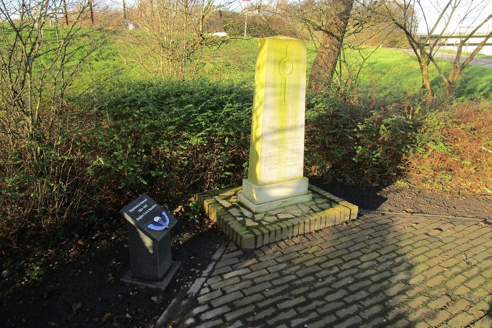 Monument Katerveer nabij IJsselbrug