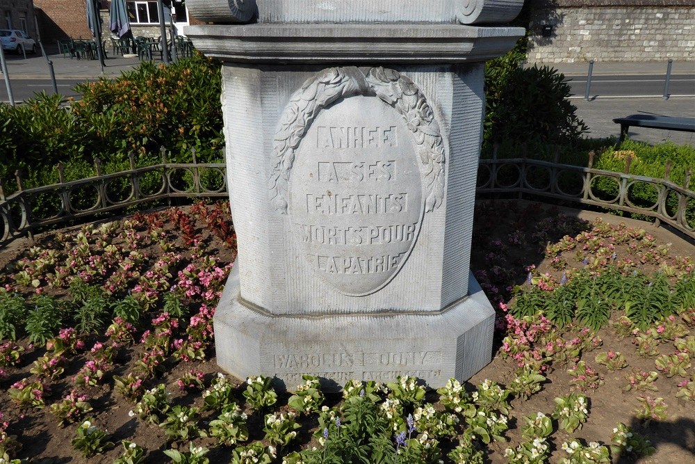 War Memorial Anhée #2