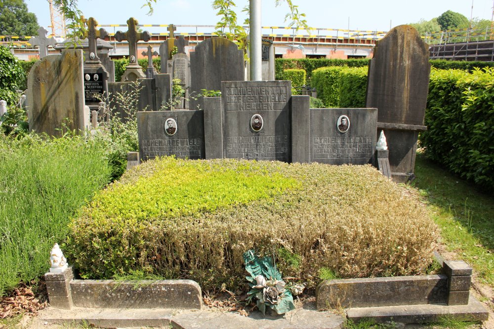 Belgische Oorlogsgraven Lovendegem	