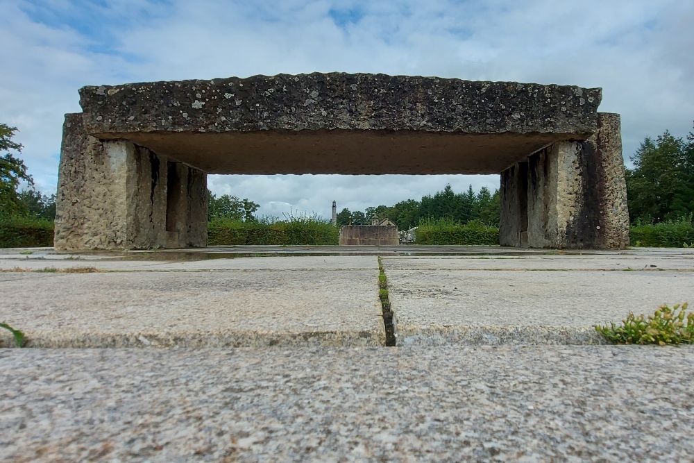 Gedenkplaats Begraafplaats Oradour-sur-Glane #4