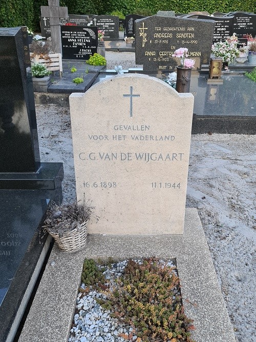 Dutch War Graves Roman Catholic Cemetery Zwartemeer #3