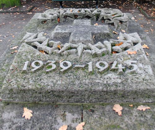 Oorlogsmonument Tegel #1