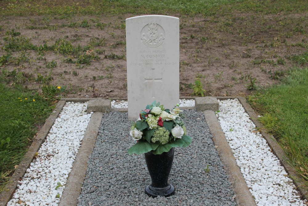 Commonwealth War Grave Hoogveld #2