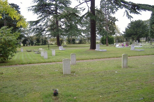 Commonwealth War Graves Sunbury New Cemetery #1