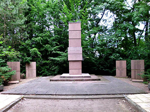 Sovjet Oorlogsbegraafplaats Beelitz #3