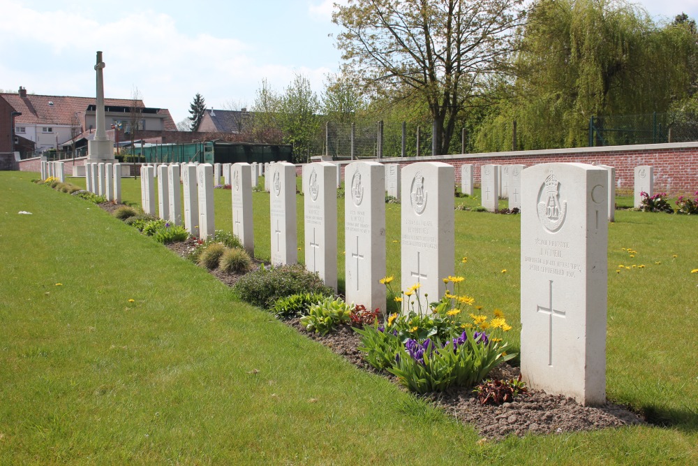Commonwealth War Cemetery Potijze Burial Ground #4