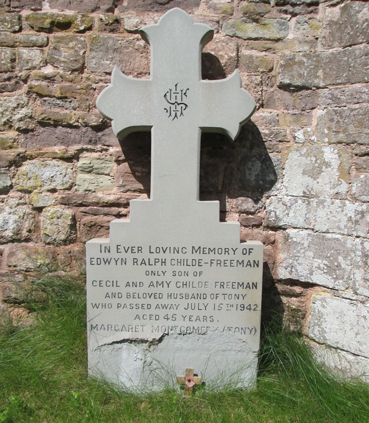 Commonwealth War Grave St. Mary Churchyard