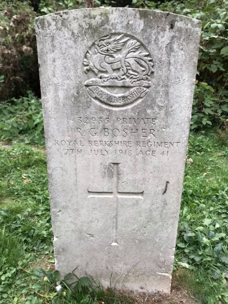 Commonwealth War Graves St. Andrew Church Cemetery